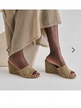 Dolce Vita Holta Wedges Olive Suede 6.5 NEVER WORN! No box.